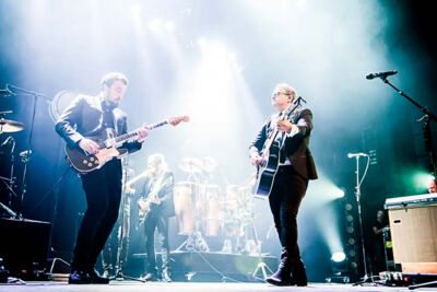 Guus Meeuwis @ 013, picture 7, photographed by Gert Daemen - FrontView Magazine