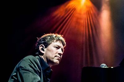 Guus Meeuwis @ 013, picture 20, photographed by Gert Daemen - FrontView Magazine