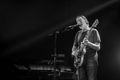 Chris Rea @ Vorst Nationaal, picture 5, photographed by Erwin Evrard - FrontView Magazine