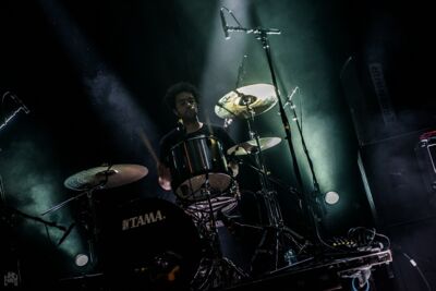 Loom @ Effenaar, picture 18, photographed by Luc Luyten - FrontView Magazine