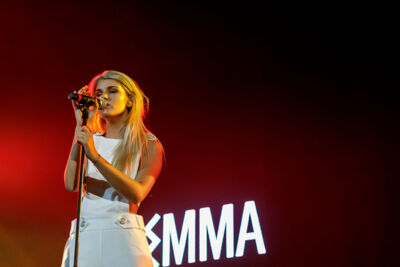 Emma Bale - Voorprogramma Bazart @ Sportpaleis, picture 2, photographed by Alex Wyckmans - FrontView Magazine