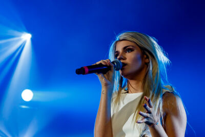 Emma Bale - Voorprogramma Bazart @ Sportpaleis, picture 8, photographed by Alex Wyckmans - FrontView Magazine