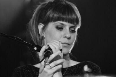 Isolde et Les Bens @ Vooruit, picture 2, photographed by Bart Baevegems - FrontView Magazine