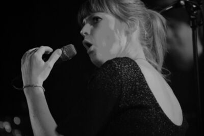 Isolde et Les Bens @ Vooruit, picture 29, photographed by Bart Baevegems - FrontView Magazine