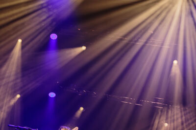 Bear's Den @ Lotto Arena, picture 1, photographed by Dorien Goetschalckx - FrontView Magazine