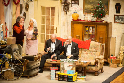 Première 't is altijd Kerstmis Bij Jef en Wis @ echt Antwaarps teater, foto 14, foto's door Goele Bormans - FrontView Magazine