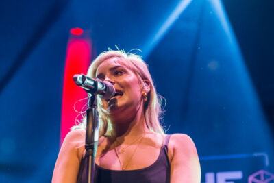 Anne-Marie @ The Qube 2017, foto 3, foto's door Jonas Wallecan - FrontView Magazine