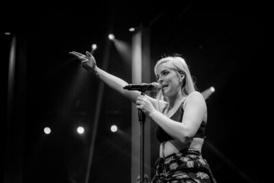 Anne-Marie @ The Qube 2017, foto 5, foto's door Jonas Wallecan - FrontView Magazine