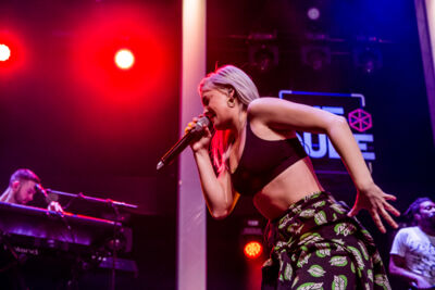 Anne-Marie @ The Qube 2017, foto 10, foto's door Jonas Wallecan - FrontView Magazine