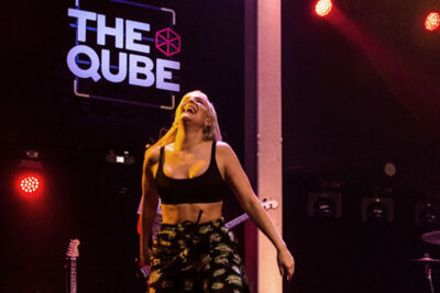 Anne-Marie @ The Qube 2017, foto 14, foto's door Jonas Wallecan - FrontView Magazine