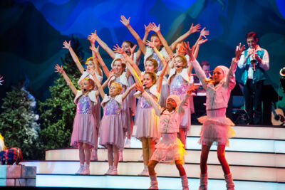 Samson & Gert Kerstshow @ Plopsaland, picture 2, photographed by Goele Bormans - FrontView Magazine