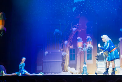 Samson & Gert Kerstshow @ Plopsaland, picture 35, photographed by Goele Bormans - FrontView Magazine