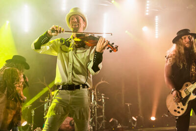 Korpiklaani @ Trix, picture 11, photographed by Jef Peeters - FrontView Magazine