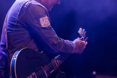 Brian Fallon & The Howling Weather De Roma Antwerpen, picture 6, photographed by Kris Saelen - FrontView Magazine
