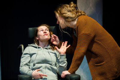 Première Duivelsengel @ Theater Het Klokhuis, foto 3, foto's door Goele Bormans - FrontView Magazine