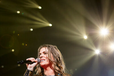 Karen Damen @ Lotto Arena, picture 6, photographed by Frank Lambrechts - FrontView Magazine