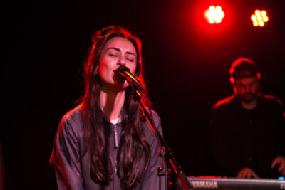 Amy Shark @ Trix, picture 2, photographed by Dieter  Boone - FrontView Magazine
