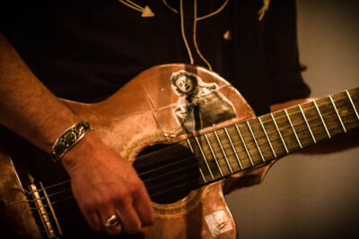 Calexico @ De Roma, picture 10, photographed by Tom Stessens - FrontView Magazine
