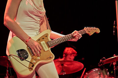 Inge van Calkar @ Effenaar, picture 5, photographed by James Van Roosbroeck - FrontView Magazine