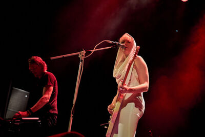 Inge van Calkar @ Effenaar, picture 11, photographed by James Van Roosbroeck - FrontView Magazine