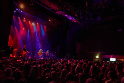 Miss Montreal @ Effenaar, foto 3, foto's door James Van Roosbroeck - FrontView Magazine