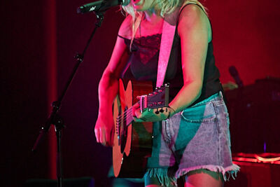 Miss Montreal @ Effenaar, foto 35, foto's door James Van Roosbroeck - FrontView Magazine