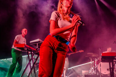 Angéle @ Het Depot, picture 12, photographed by Kristof Hayen - FrontView Magazine