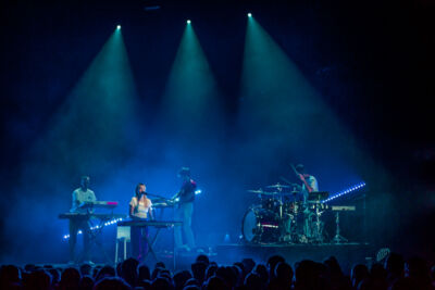 Angéle @ Het Depot, picture 15, photographed by Kristof Hayen - FrontView Magazine