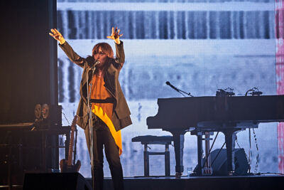 Wende @ Roma, picture 15, photographed by James Van Roosbroeck - FrontView Magazine