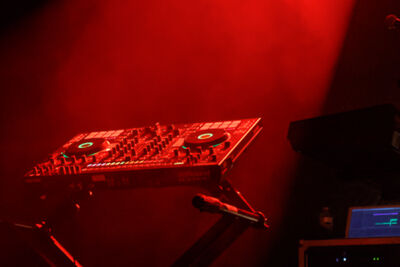 Laura Tesoro @ De Casino, picture 1, photographed by Alex Wyckmans - FrontView Magazine