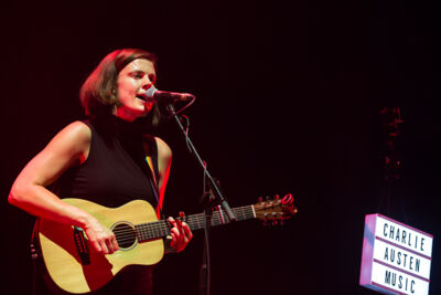 Charlie Austen @ Lotto Arena, picture 8, photographed by Marc Verdonck - FrontView Magazine