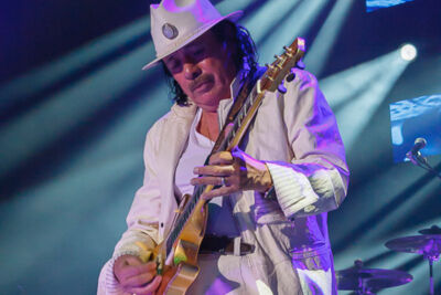 Carlos Santana - Divination Tour @ Sportpaleis, picture 7, photographed by Alex Wyckmans - FrontView Magazine