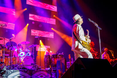 Carlos Santana - Divination Tour @ Sportpaleis, picture 14, photographed by Alex Wyckmans - FrontView Magazine