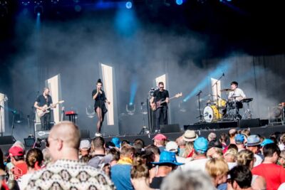 Intergalactic Lovers @ Rock voor Specials, picture 20, photographed by Luc Luyten - FrontView Magazine