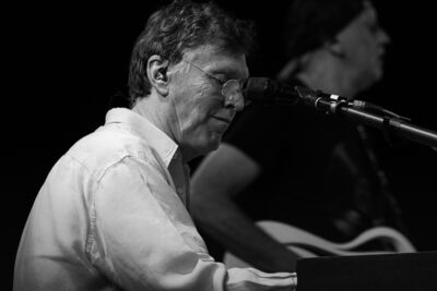 Steve Winwood @ Rivierenhof, picture 14, photographed by Raf Degeest - FrontView Magazine