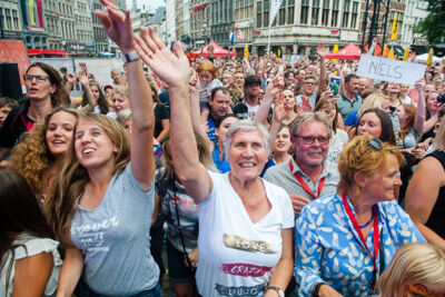 Niels Destadsbader @ 11-juli viering - Grote Markt Antwerpen, picture 5, photographed by Dimitri Vanlommel - FrontView Magazine
