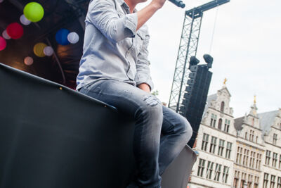 Niels Destadsbader @ 11-juli viering - Grote Markt Antwerpen, picture 17, photographed by Dimitri Vanlommel - FrontView Magazine