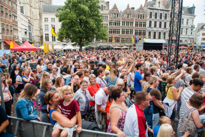 Niels Destadsbader @ 11-juli viering - Grote Markt Antwerpen, picture 18, photographed by Dimitri Vanlommel - FrontView Magazine