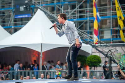 Niels Destadsbader @ 11-juli viering - Grote Markt Antwerpen, picture 19, photographed by Dimitri Vanlommel - FrontView Magazine