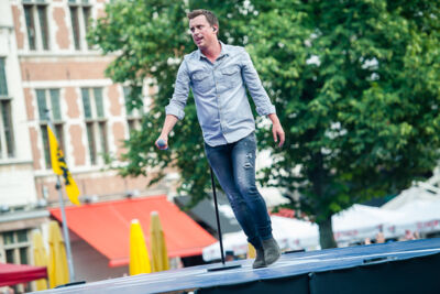 Niels Destadsbader @ 11-juli viering - Grote Markt Antwerpen, picture 35, photographed by Dimitri Vanlommel - FrontView Magazine