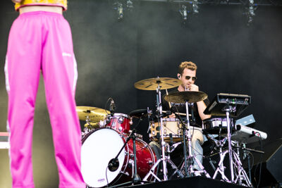 Angèle @ Dour Festival 2018, foto 2, foto's door Magali Decamps - FrontView Magazine