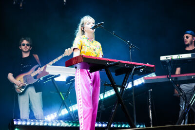 Angèle @ Dour Festival 2018, foto 3, foto's door Magali Decamps - FrontView Magazine