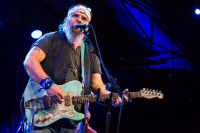 STEVE EARLE & THE DUKES @ Openluchttheater Rivierenhof, picture 17, photographed by Marc Verdonck - FrontView Magazine
