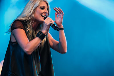 Noa Neal @ Sint-Baafsplein Gent, picture 13, photographed by Danny Wagemans - FrontView Magazine