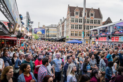 Beatles by Girls @ Korenmarkt Gent, picture 6, photographed by Danny Wagemans - FrontView Magazine