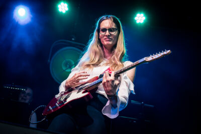 Beatles by Girls @ Korenmarkt Gent, picture 28, photographed by Danny Wagemans - FrontView Magazine