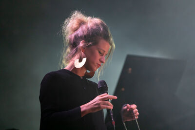 Selah Sue @ Dranouter, foto 5, foto's door Frank Lambrechts - FrontView Magazine