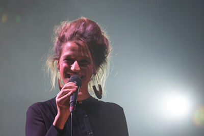 Selah Sue @ Dranouter, foto 8, foto's door Frank Lambrechts - FrontView Magazine