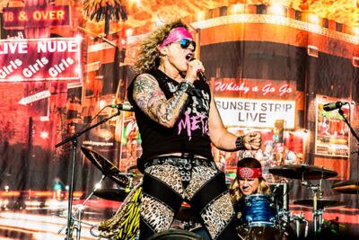 Steel Panther @ Lokerse Feesten, picture 11, photographed by Gert Daemen - FrontView Magazine