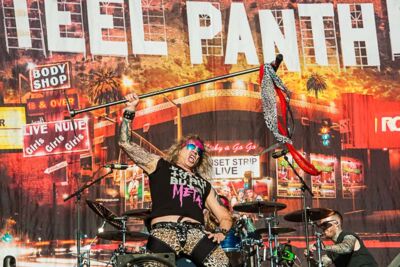 Steel Panther @ Lokerse Feesten, picture 14, photographed by Gert Daemen - FrontView Magazine